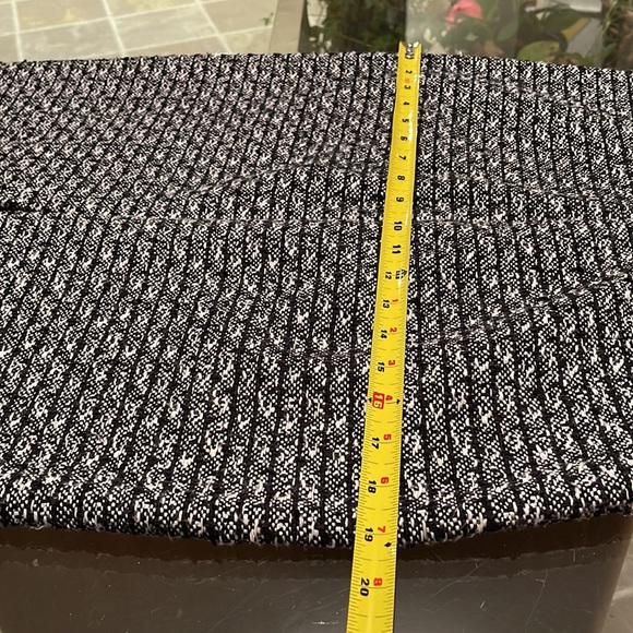 J. Crew, 6, “new classic” tweed pencil with fringe hem, fully lined, EUC. - Picture 5 of 9